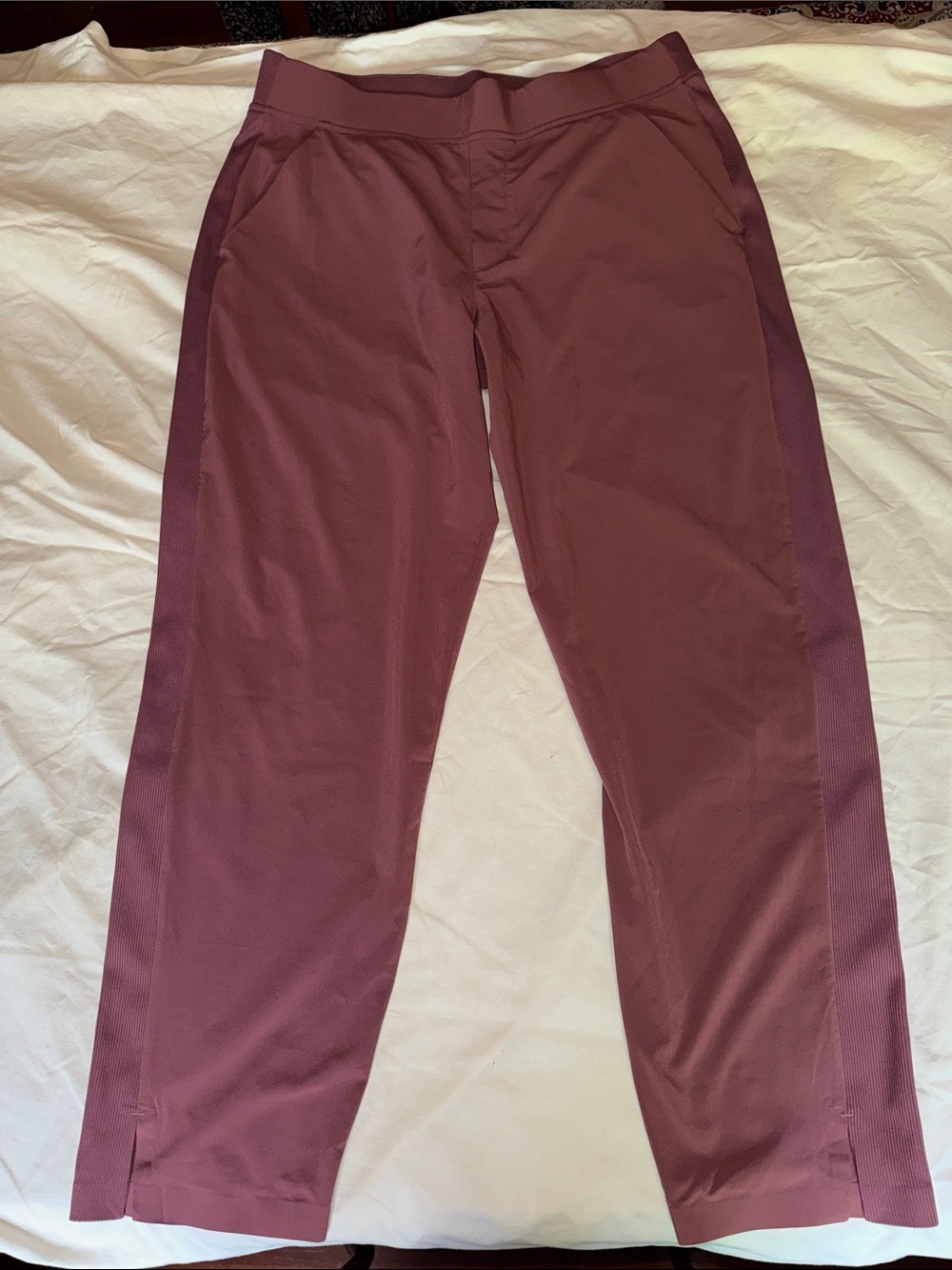 Athleta Rose-Mauve Mid-rise Ankle Pant